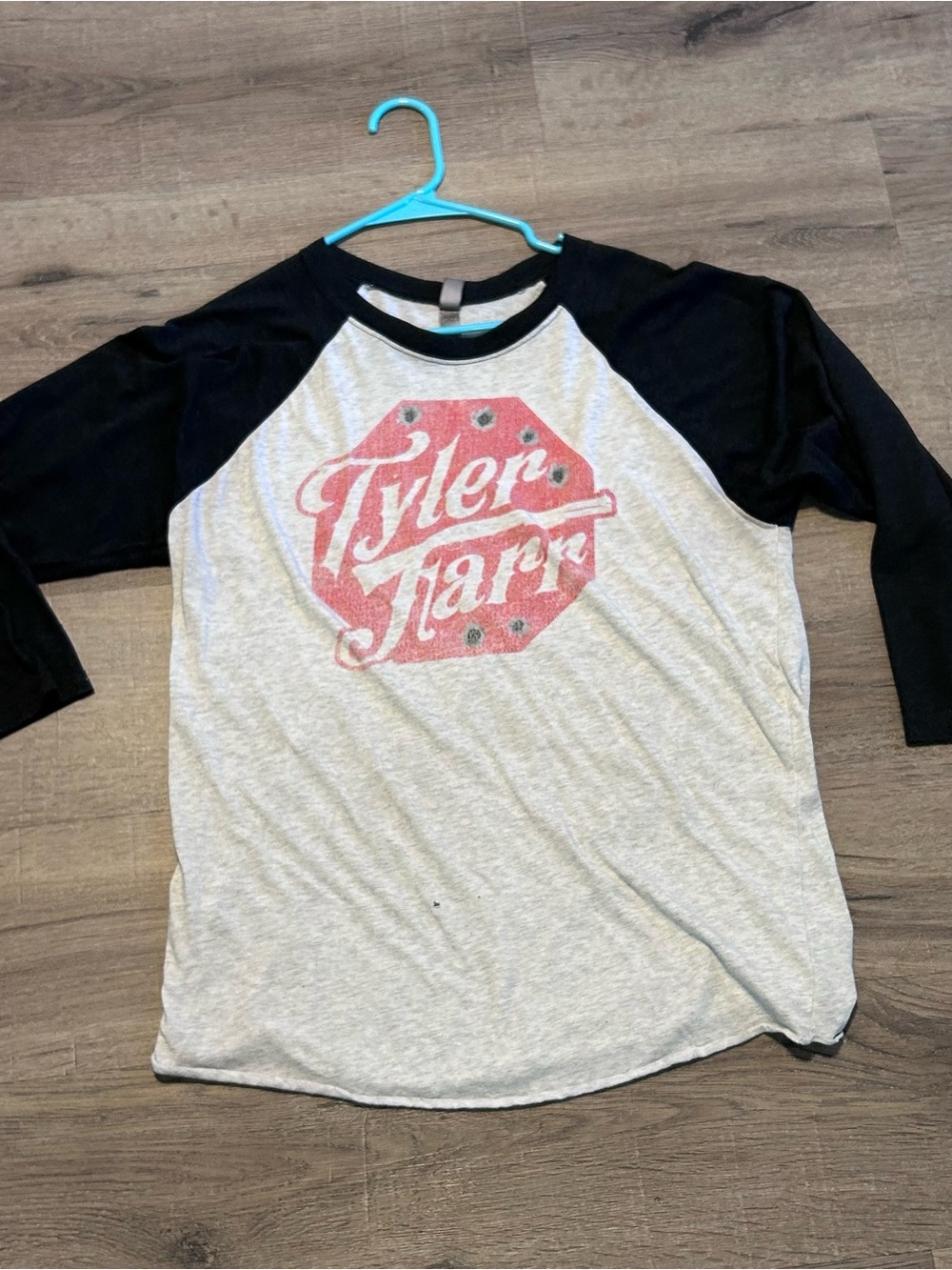 Raglan 3/4 Sleeve Tee in Heather Gray & Black